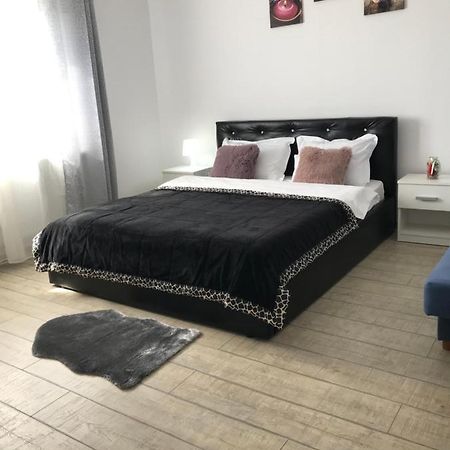 דירות Cazare Apartament Rasnov מראה חיצוני תמונה