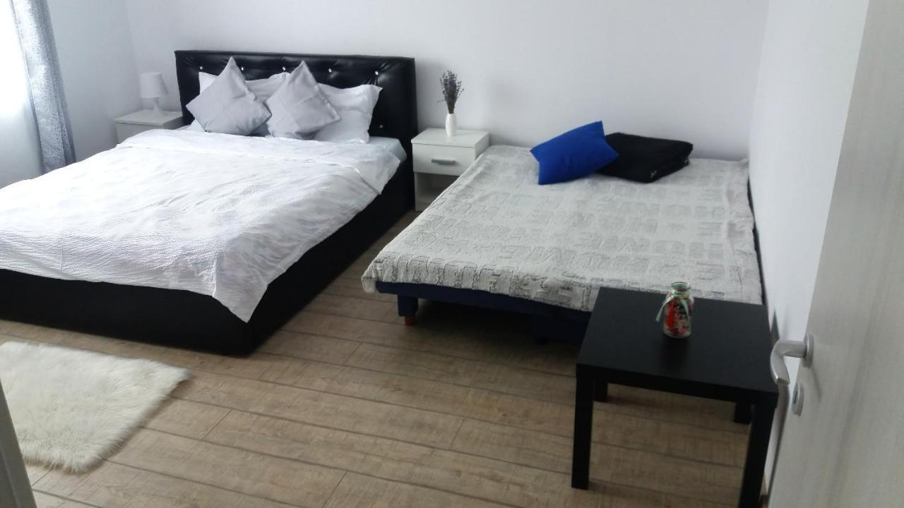 דירות Cazare Apartament Rasnov מראה חיצוני תמונה