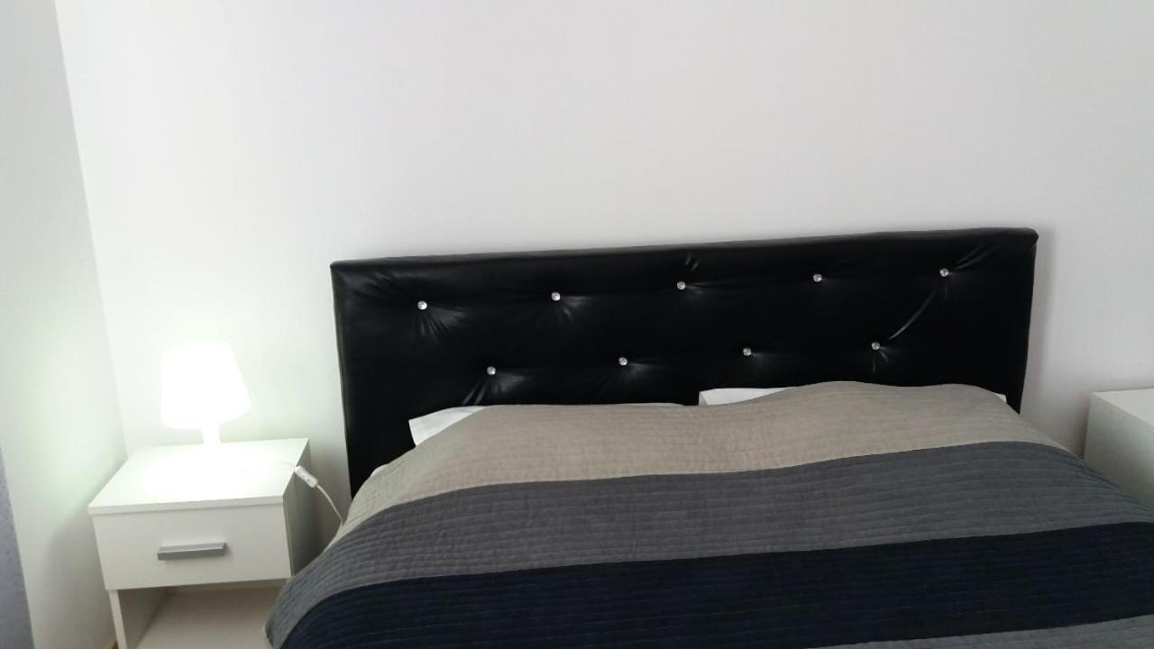 דירות Cazare Apartament Rasnov מראה חיצוני תמונה